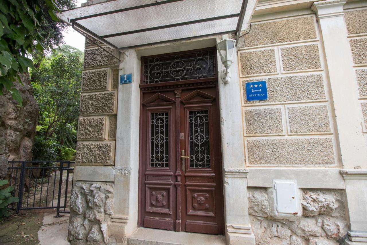 לובראן Apartments Rezine מראה חיצוני תמונה