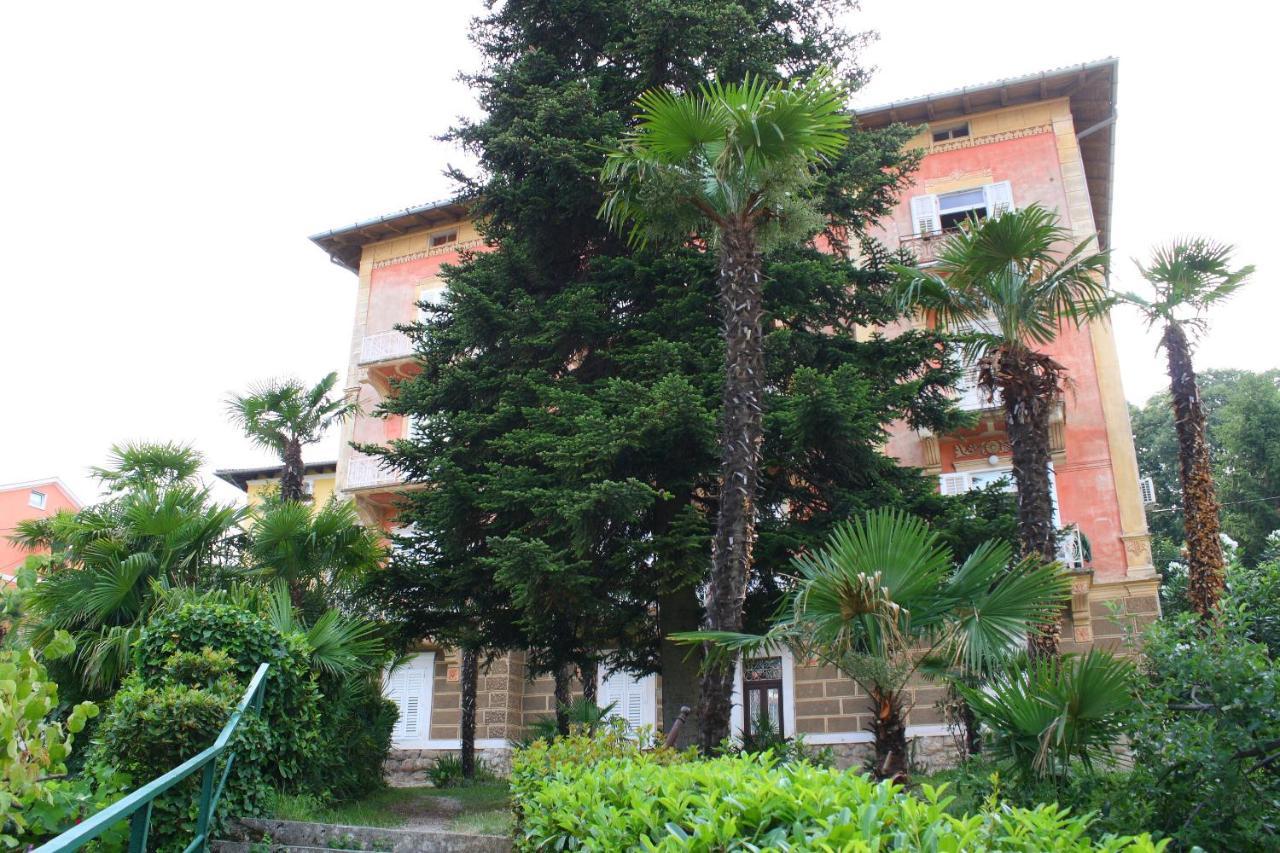 לובראן Apartments Rezine מראה חיצוני תמונה