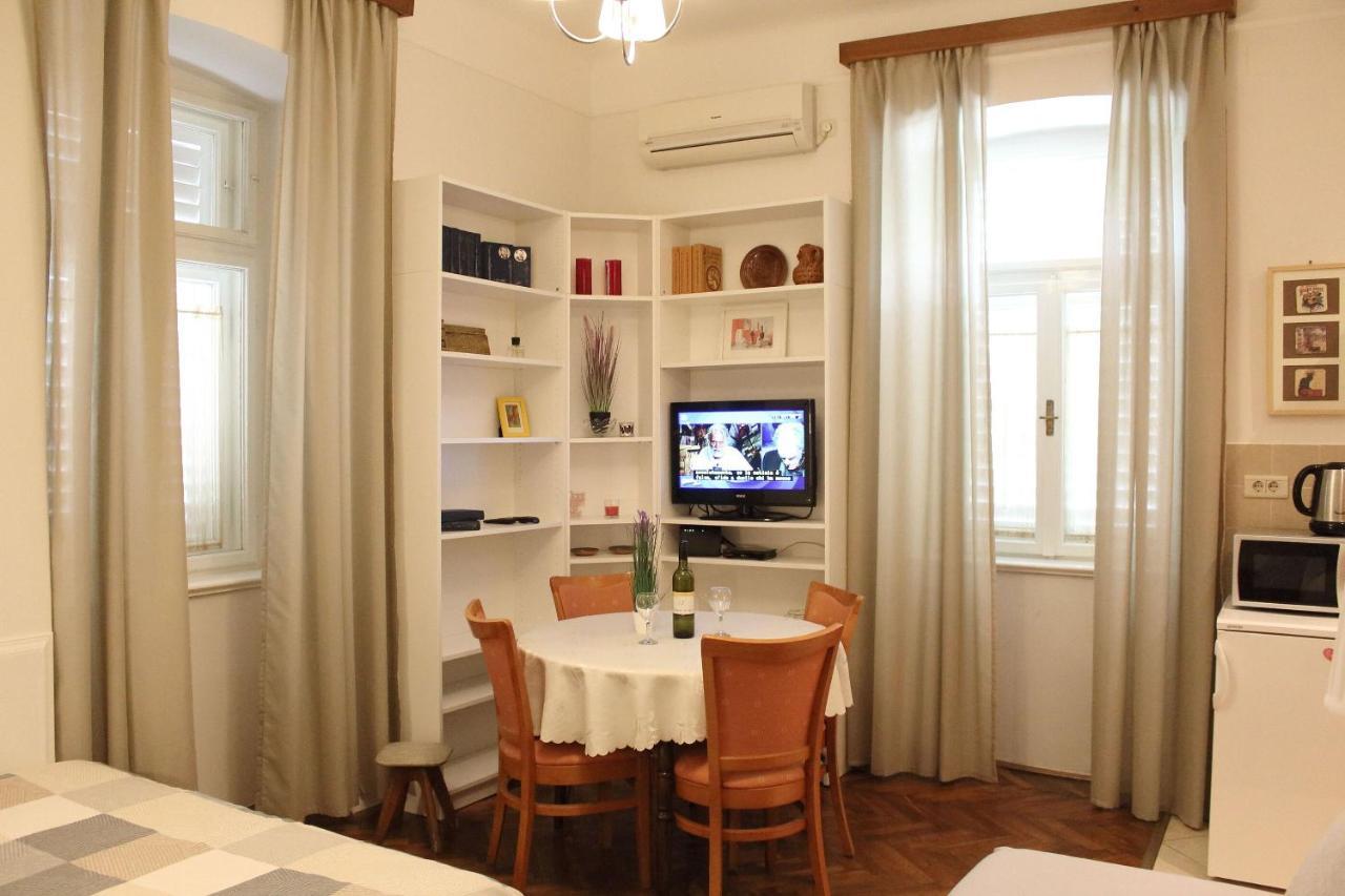 לובראן Apartments Rezine מראה חיצוני תמונה